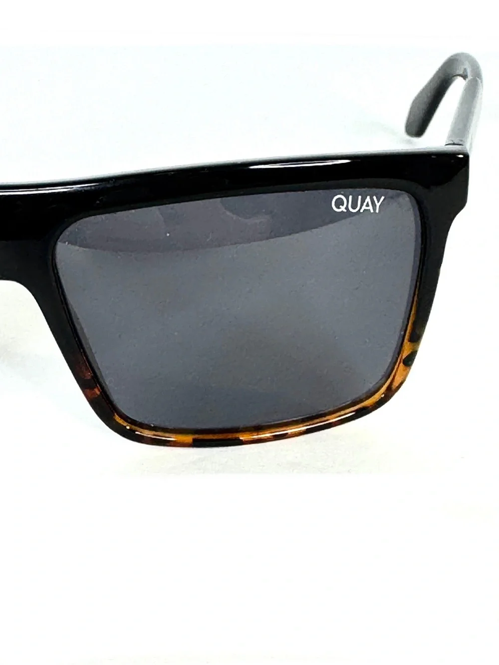QUAY Australia Let it Run Polarized Sunglasses Black Tortoise Rare